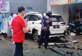 Tragedi di Depan Kantor Desa: Pejalan Kaki Tewas Terseret Mobil di Telagasari