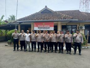 Kunjungan Kerja Kapolres Karawang dimako Polsek Tempuran, di sambut hangat Kapolsek Tempuran beserta Personil.
