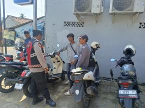 Polisi Berikan Himbauan Kepada petugas Parkir, Giat pencegahan Aksi Premanisme dilingkungan masyarakat.