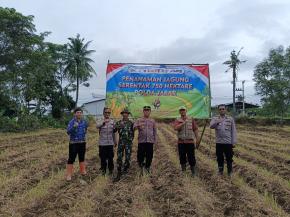Pelaksanaan Giat Penanaman Jagung Serentak Kuartal I 2026 Polda Jabar di Desa Pancakarya dilaksanakan Kapolsek dan Muspika Kec. Tempuran.