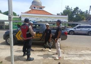 Upaya Cegah Aksi premanisme diwilkum Polsek Tempuran Res Karawang, Personil Berikan Himbauan kepada Petugas Parkir