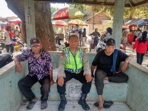 Cegah Penyebaran TPPO, Pak Bhabinkamtibmas Polsek Telagasari Sebar Himbauan Kepada Masyarakat