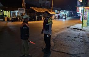 Prekat Polsek Banyusari Giat Patroli Jalan Raya Antisipasi Kejahatan