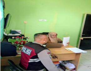 Personil Polsek Tegalwaru Patroli Siang dan Sambang Warga di Desa Cipurwasari Imbau Waspada