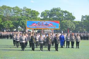 Polda Jabar Gelar Upacara Wisuda Purnabakti, 111 Personel Resmi Mengakhiri Masa Pengabdian