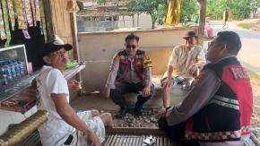 Kanit Sabhara Polsek Batujaya bersama Anggotanya ajak Masyarakat untuk menjaga Kamtibmas di Wilayahnya