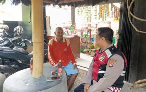 Personil Polsek Tempuran Polres Karawang, Giat Sambang dan berikan himbauan Agar Warga sadar Pentingnya Kamtibmas.