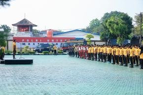 Polres Karawang Gelar Olahraga Bersama Peringati Hari K3 Sedunia 2026