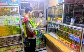 Anggota Polsek Tirtajaya melaksanakan Giat Cipta Kondisi KRYD pada malam hari
