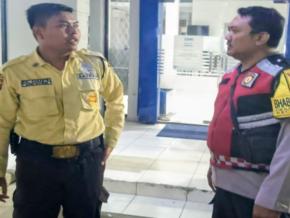 Upaya Anggota Polsek Banyusari Kunjungi Bank BRI Gempol Patroli Prekat di Malam Hari