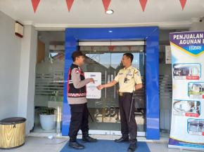 Giat Patroli Siang Personil Polsek Tegalwaru Imbau Petugas Jaga Bank BRI Loji Waspada