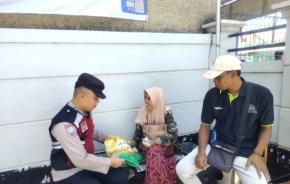 Tak Hentinya Polsek Banyusari Polres Karawang Sediakan Beras SPHP (Stabilitas Pasokan Dan Harga Pangan) Murah Untuk Masyarakat