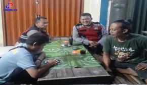 Patroli Dialogis Personel Polsek Lemahabang Imbau Warga Pertahankan Kamtibmas