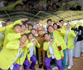 Bupati Dian Rachmat Jadi Pemateri Pengenalan Kehidupan Kampus Mahasiswa Baru (PKKMB) Universitas Bhakti Husada Indonesia (UBHI) 2025