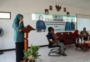 Dari Pekarangan untuk Ketahanan Pangan, Kader PKK Nanggeleng Diajak Olah Sampah Jadi Kompos