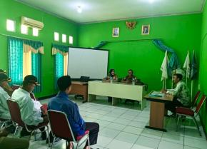 Perkuat Sinergitas, Polsek Rengasdengklok Hadiri Rapat Minggon Desa Kampungsawah