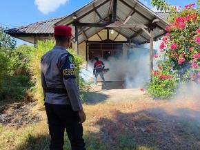 Cegah Demam Berdarah, Biddokkes Polda NTB Lakukan Fogging di SPN Belanting