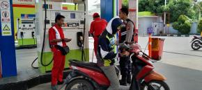 Dilaksanakan Personil Polsek Tempuran Tadi Siang. Himbau karyawan dan konsumen SPBU agar selalu tertib dalam antri pengisian BBM,