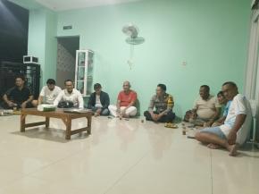 Bhabinkamtibmas Desa Pucung Hadiri Rapat Warga Berikan Pesan Kamtibmas