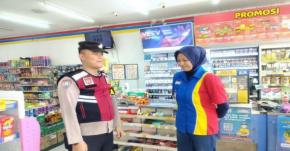 Giat Personil Patroli Perekat Supermarket Indomaret Gempol Guna Antisipasi Kejahatan
