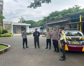 Kanit Samapta Polsek Telukjambe Timur Bersama Personil Gelar Patroli Prekat, Sasar Security Grand Taruma
