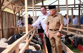 BAZNAS RI Resmikan Kampung Zakat dan Balai Ternak Zakat Mukti Raharja di Desa Sayana Kecamatan Jalaksana Kabupaten Kuningan