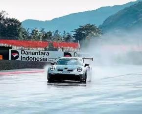 Sean Gelael Hadapi Penalti pada Balapan GTWCA di Mandalika,