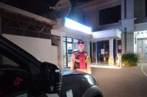 Ciptakan Kondusifitas Wilayah Aman, Anggota Polsek Banyusari Kunjungi Bank BRI Gempol Patroli Prekat di Malam Hari
