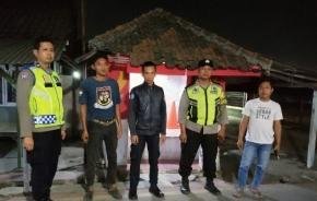 Bhabinkamtibmas Polsek Klari Dampingi Warga Lakukan Siskamling
