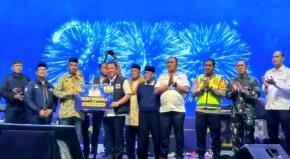 Menutup Akhir Tahun 2025, Pemkab Bersama Baznas Karawang Salurkan Rp1,3 Miliar Bantuan Kemanusiaan untuk Sumatera dan Palestina