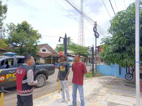 Dalam Giat Patroli Pekat Lodaya Premanisme, Aipda Ramto dkk Berikan Himbauan Kepada petugas Parkir, .