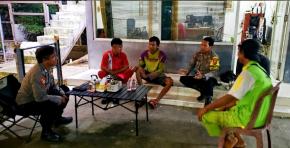 Melalui Ngawangkong bersama Warga, Bhabinkamtibmas Polsek Rengasdengklok Sampaikan pesan Kamtibmas