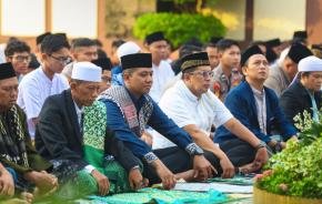 Suasana Khusyuk dan Silaturahmi, Polres Karawang Laksanakan Sholat Ied Berjamaah Serta Halal Bihalal Internal