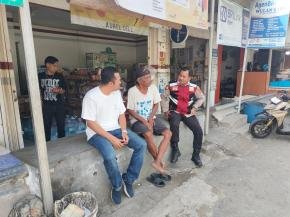 Polsek CIampel, Bripka Handrik Yandika Melaksanakan Patroli Dialogis Antisipasi C3 dan Kejahatan Lainnya di Wilayah Kec.Ciampel Karawang.