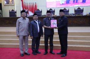 Penyampaian Nota Penjelasan Bupati Bekasi Terhadap Rancangan Perda Tentang APBD Tahun 2026 pada Rapat Paripurna DPRD