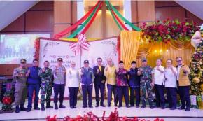 Bupati Garut Abdusy Syakur Amin dan Wakil Bupati Garut Putri Karlina Lakukan Monitoring Ibadah Natal di Gereja Kristen Pasundan dan Gereja Santa Maria