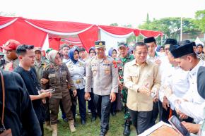 Kapolres Karawang Mendampingi Bupati Hadiri Giat PATEN di Kecamatan Cikampek
