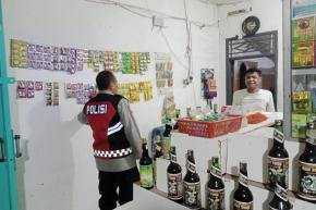 Upaya Guna Antisifasi Gukamtibmas, Rutin menghimbau toko jamu untuk tidak menjual miras di wilayah hukum polsek tempuran res karawang.