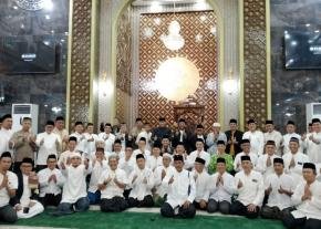 Wali Kota Bekasi Tarawih Keliling di Masjid Jami Nurul Ikhwan, Bangun Kedekatan dan Sampaikan Arah Pembangunan Kota