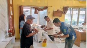 PEMDES CICINDE SELATAN KECAMATAN BANYUSARI SALURKAN BANTUAN 20 KG BERAS & 4 KG MINYAK GORENG KEPADA 452 KPM