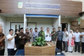 Diskominfosantik Kabupaten Bekasi Terima Kunjungan Studi Banding dari Komisi I DPRD Provinsi Banten, Bahas Program Digitalisasi