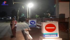 Personel Polsek Lemahabang Laksanakan Patroli Prekat Malam Di Obyek Vital