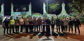 Kapolsek Lemahabang Pimpin Patroli KRYD Tiga Pilar Malam Hari