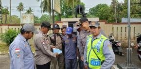 Laksanakan sosialisasi qr Barcode yanduan divpropam polri. Anggota Polsek Tempuran Res Karawang Rutin