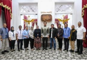 Bupati Lucky Hakim Terima Kunjungan DPRD Kabupaten Banggai untuk Belajar Pengelolaan CSR ke Kabupaten Indramayu
