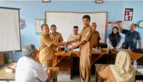 Suasana Kebersamaan & Penuh Haru Pada Acara Sertijab PLT Kepala Sekolah di Banyusari