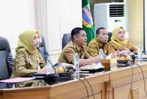 Plt. Bupati Bekasi Asep Surya Atmaja Pimpin Rapat Pimpinan Evaluasi dan Pelaporan Kegiatan Pembangunan Tahun 2025 
