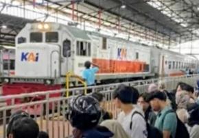 Warga Bertanya, KAI Menjaga: Stasiun Pagaden Masih Aman di Tengah Banjir