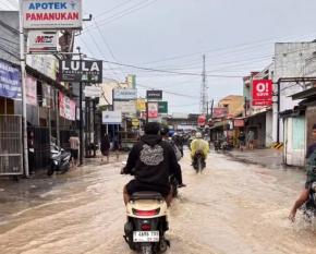 Banjir Luapan Sungai Cipunagara Terjang Pamanukan, Warga Bergegas Mengungsi