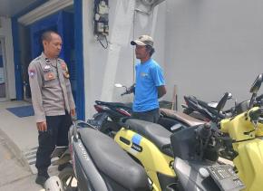 Anggota Polsek Tirtajaya melaksanakan Giat Cipta Kondisi KRYD di Bank BRI Unit Pisangsambo